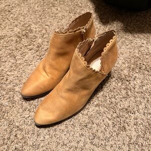 Cute Scalloped Women’s Tan Ankle Boots